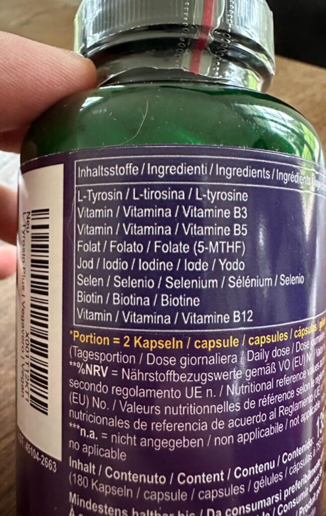 Gros plan sur l'étiquette du produit, similaire au visuel 0, montrant les ingrédients et les informations nutritionnelles.