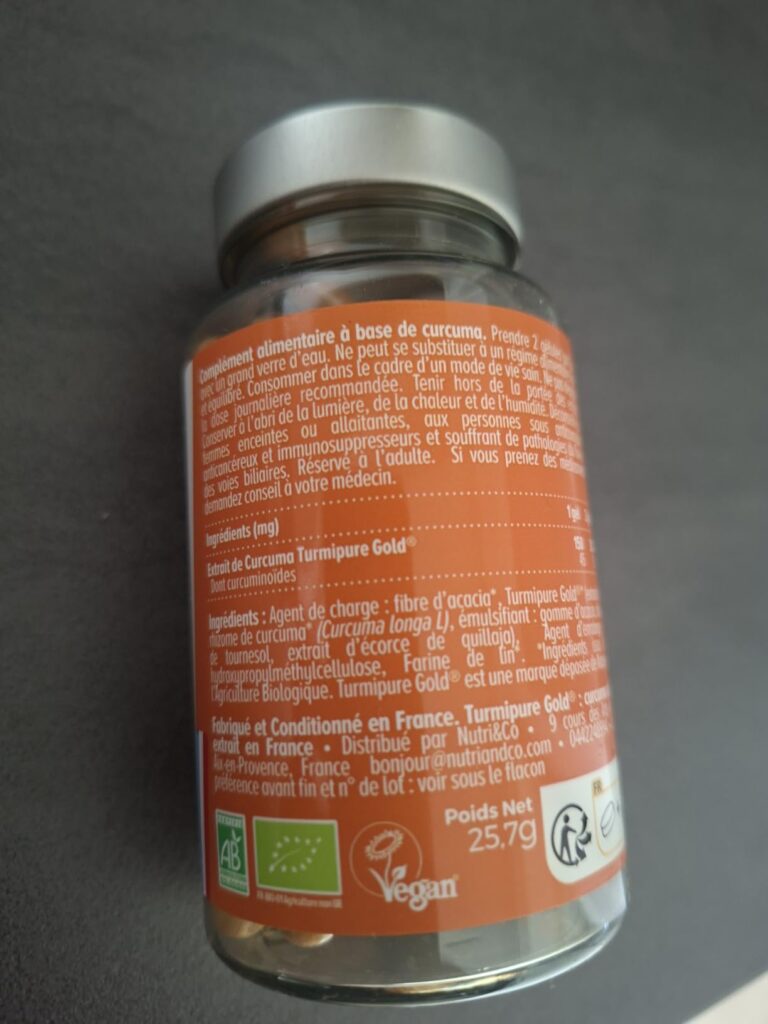 Flacon de Curcuma Bio Nutri&Co, dos, avec la liste des ingrédients et les informations nutritionnelles.