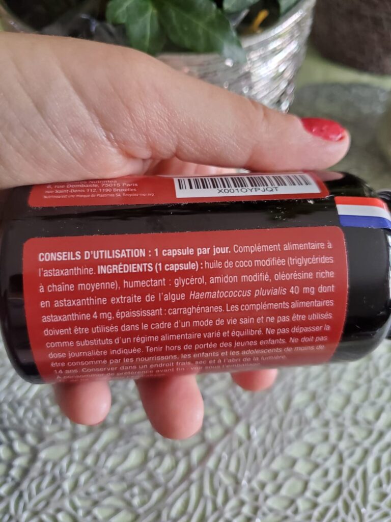 Texte des conseils d'utilisation et ingrédients sur l'étiquette du flacon.