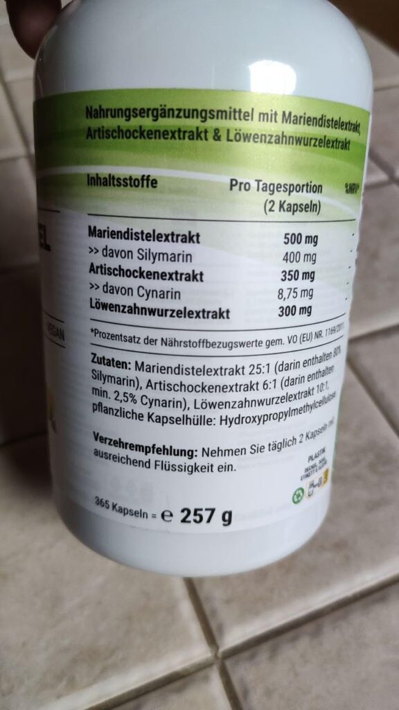 L'arrière de la bouteille avec les ingrédients et la composition nutritionnelle.