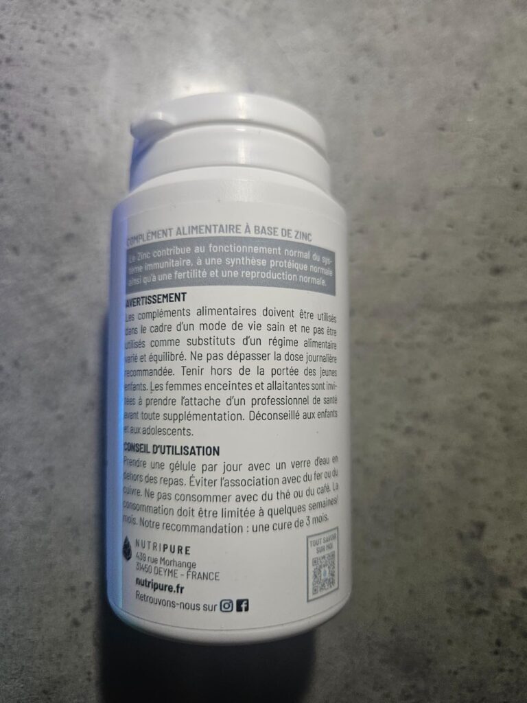Flacon de Zinc Nutripure, vue de près pour faire apparaître les conseils d'utilisation.