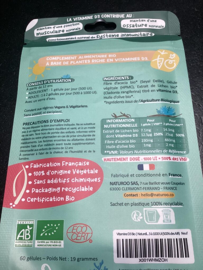 Gros plan sur le verso du sachet de vitamines D3, avec la composition et les informations légales.