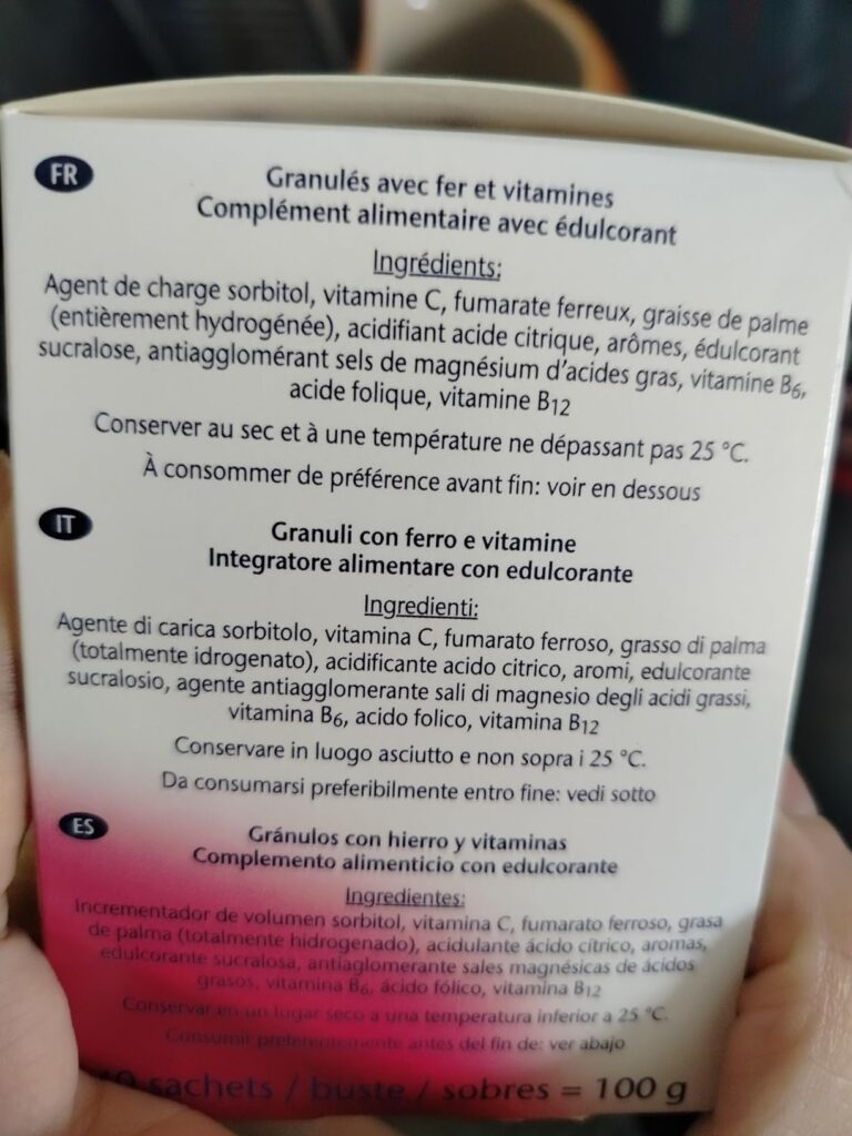 Gros plan sur les informations nutritionnelles et les ingrédients au dos de l'emballage, en français, italien et espagnol.