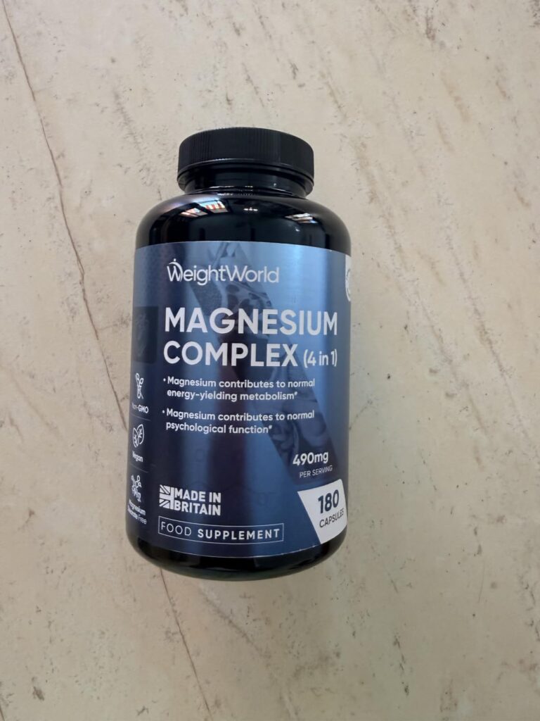 Bouteille de compléments alimentaires Magnesium Complex de WeightWorld, sur fond clair, vue de face.