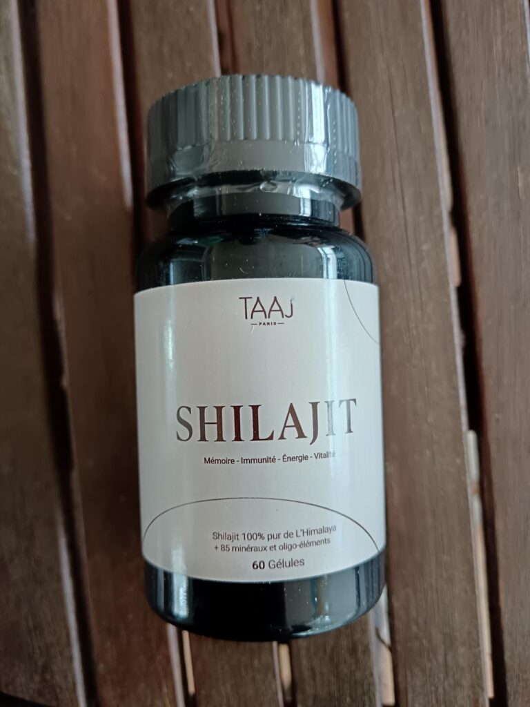 Bouteille de compléments alimentaires Shilajit de la marque Taaj, vue de face.