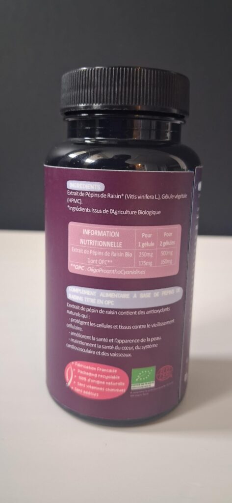 Vue de dos du flacon de compléments alimentaires, avec les informations nutritionnelles et la composition.