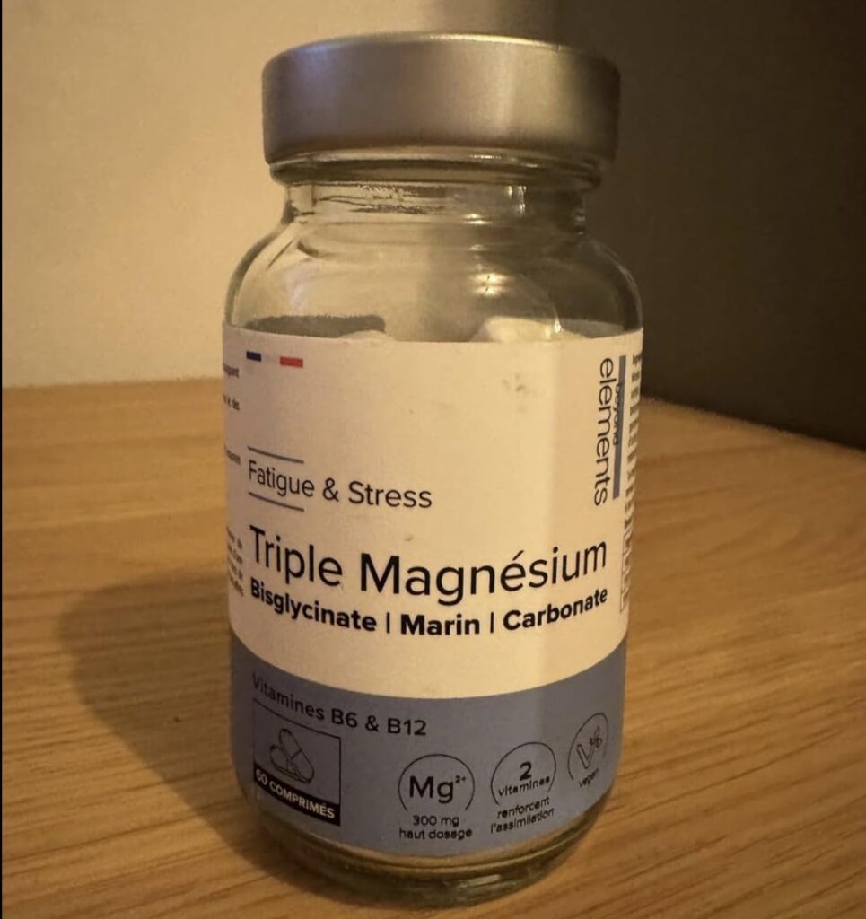 Flacon de Triple Magnésium, même que l'image 0 mais avec un angle de vue légèrement différent, plus frontal.